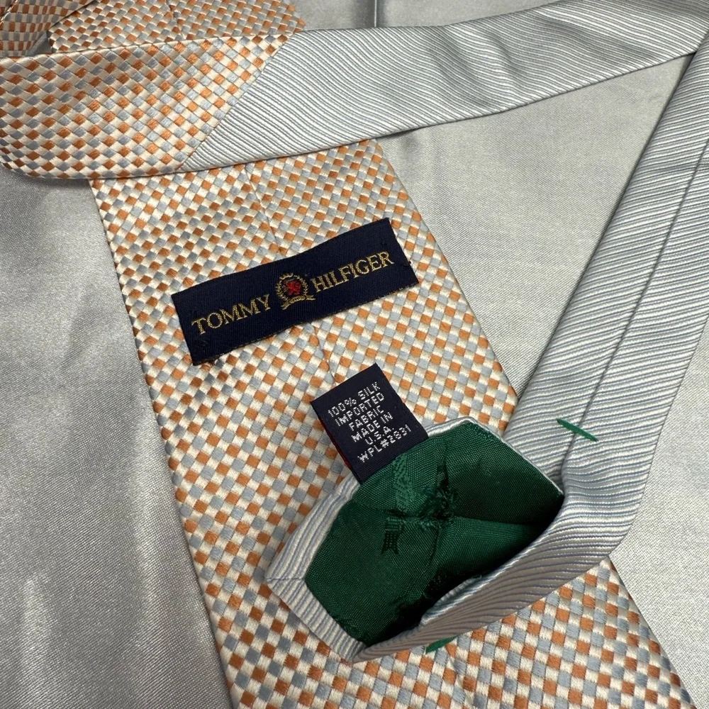 Tommy Hilfiger Vintage Men’s Gold and Silver Neck Tie